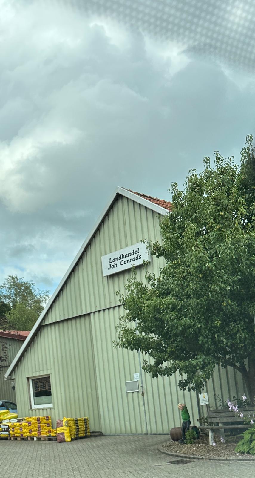Landhandel Johann Conrads – Außenansicht in Wittmund